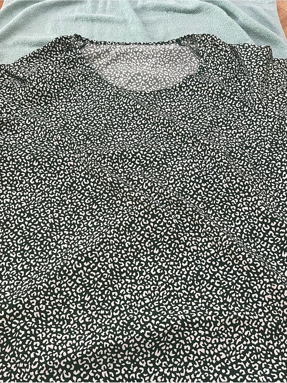 SHEIN Green and White Leopard Print Top
